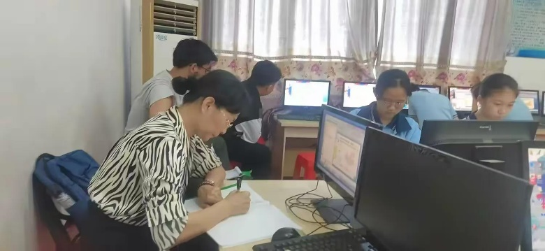 “解码信息课堂，共创数字未来” 记定安信息学科实习巡回指导听评课活动