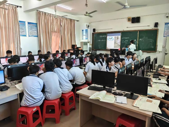 “解码信息课堂，共创数字未来” 记定安信息学科实习巡回指导听评课活动