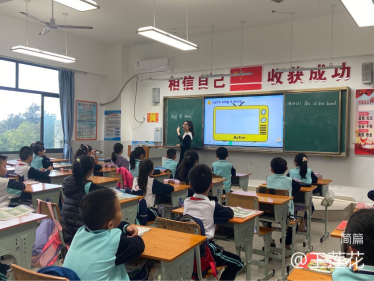 “教授博士团队服务基础教育 ”项目之助海南师大海口新海学校英语学科(五)