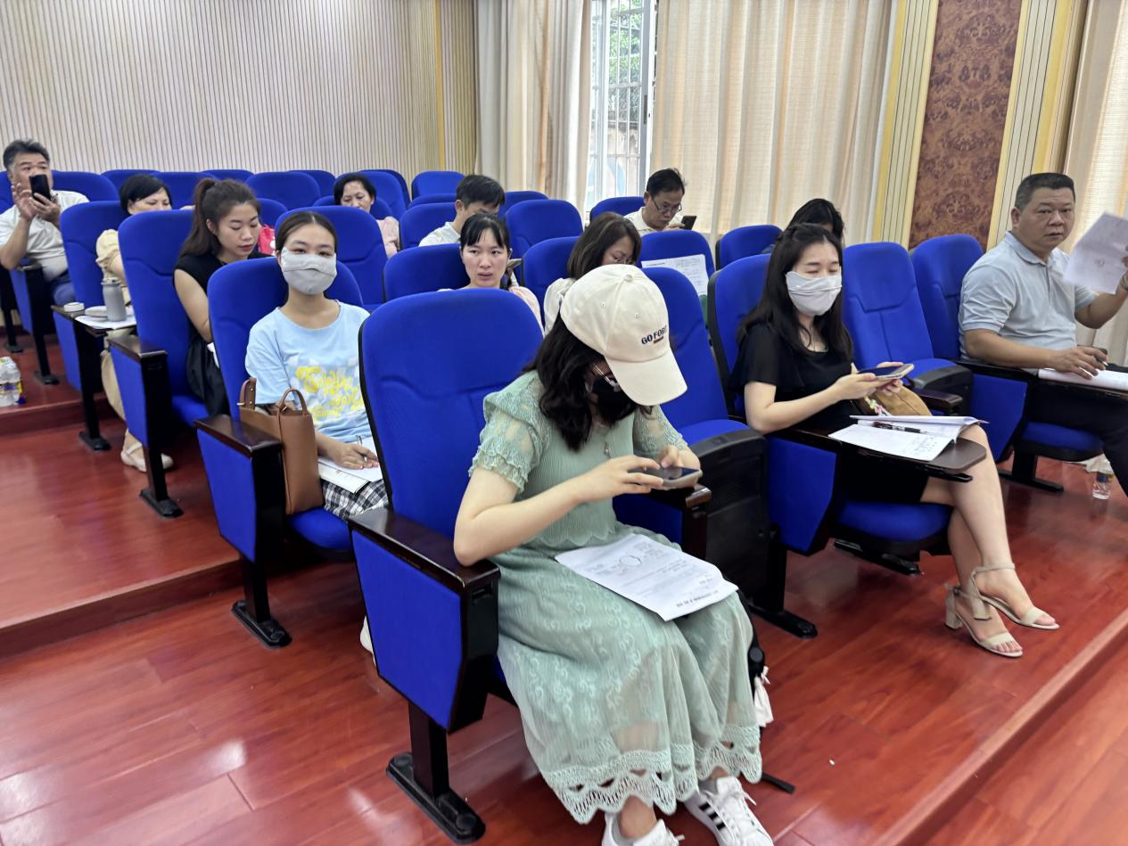 学科教学（生物）开展名师进课堂活动（三）