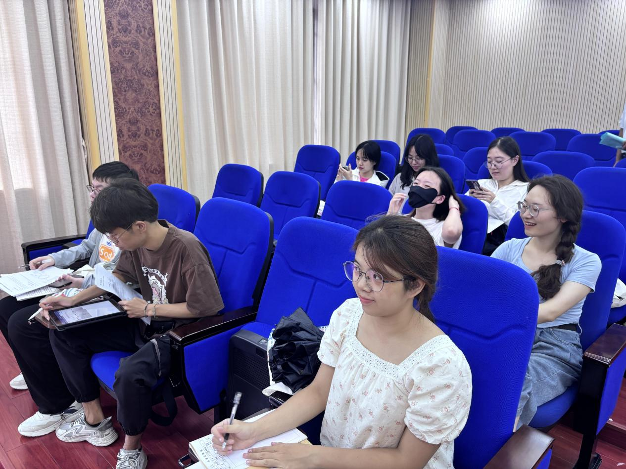 学科教学（生物）开展名师进课堂活动（三）