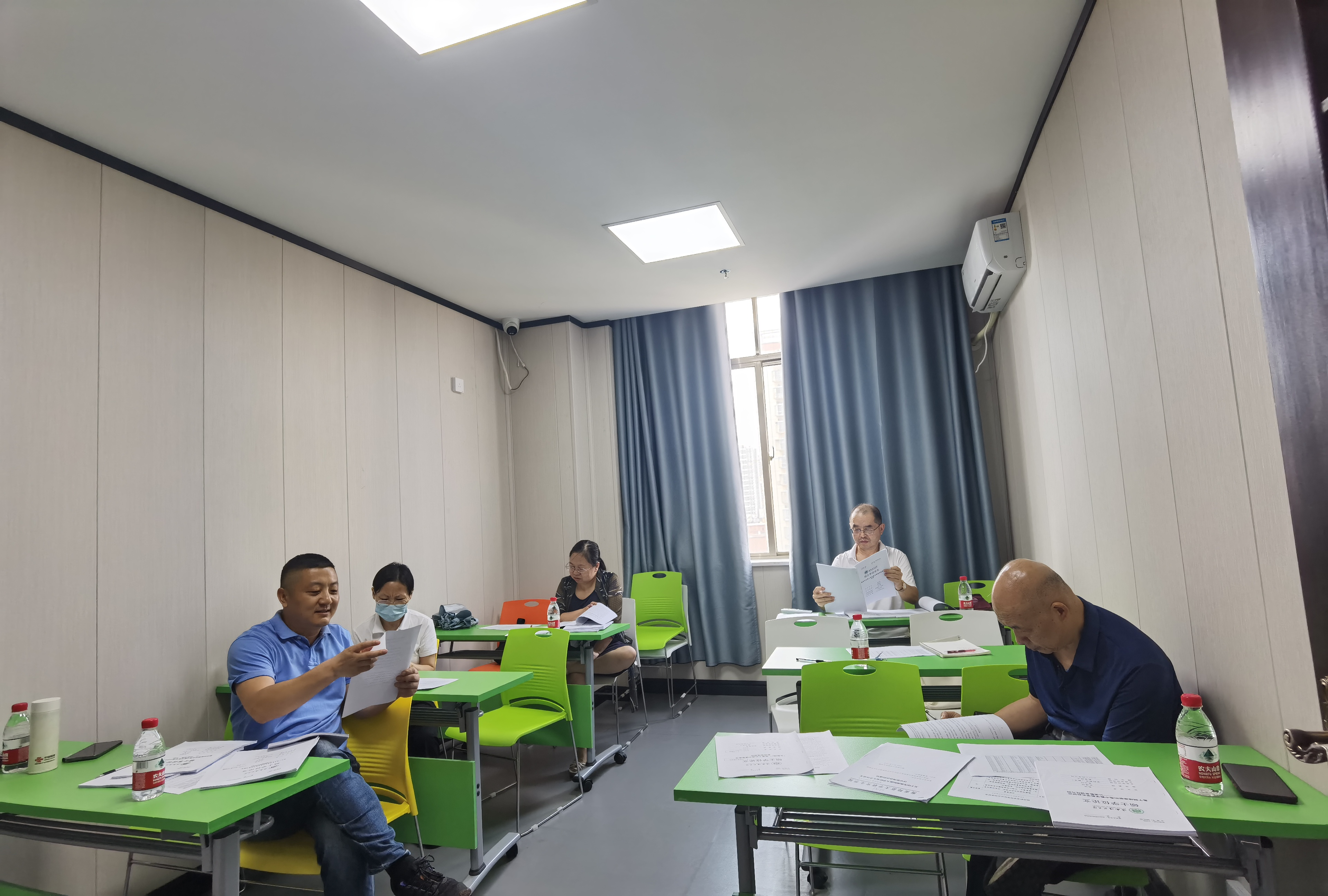 我院组织开展2024年春节学期教育硕士学位论文预审工作