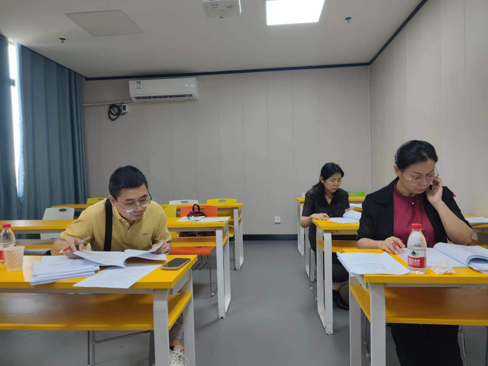 我院组织开展2024年春节学期教育硕士学位论文预审工作