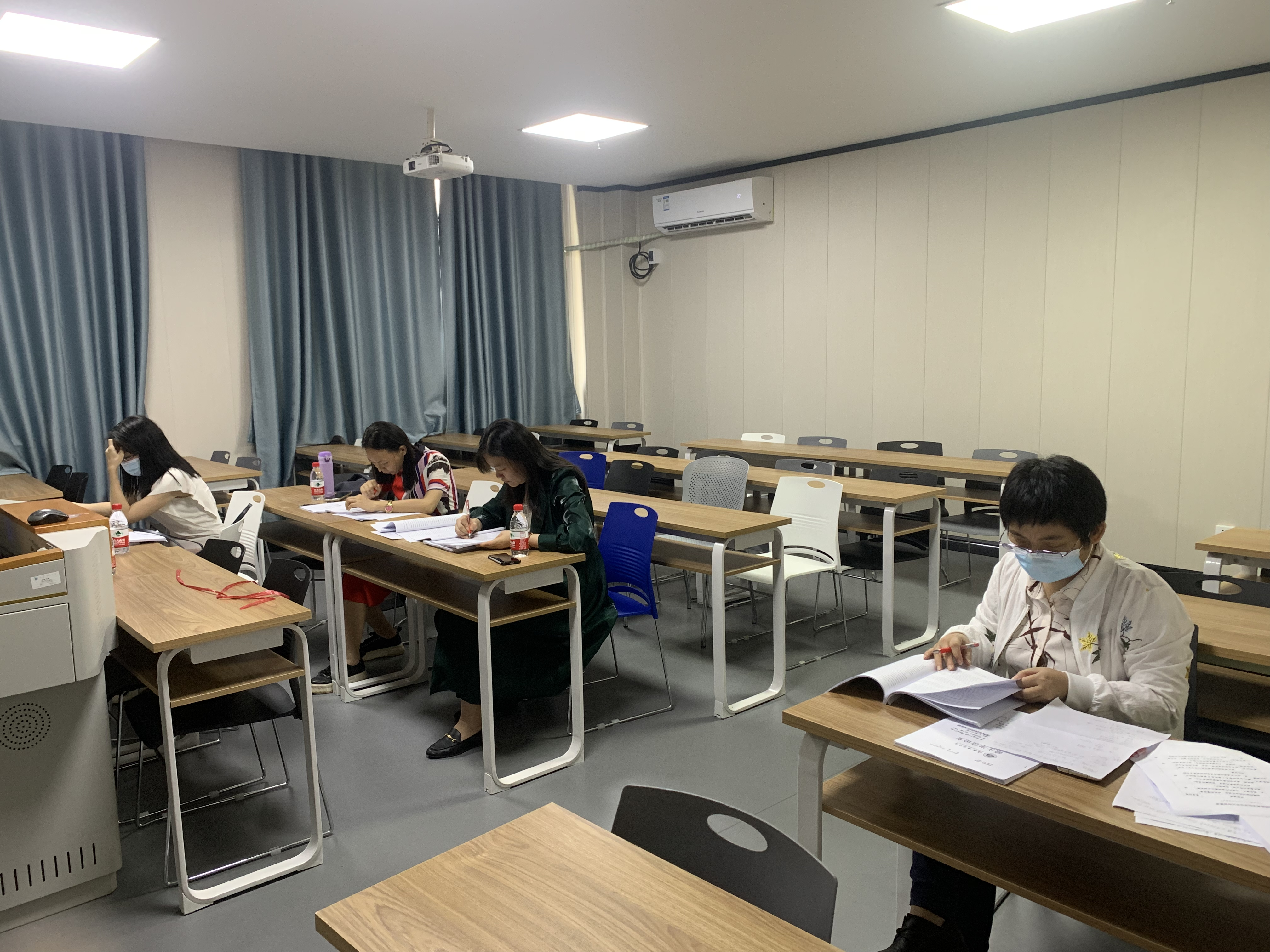 我院组织开展2024年春节学期教育硕士学位论文预审工作