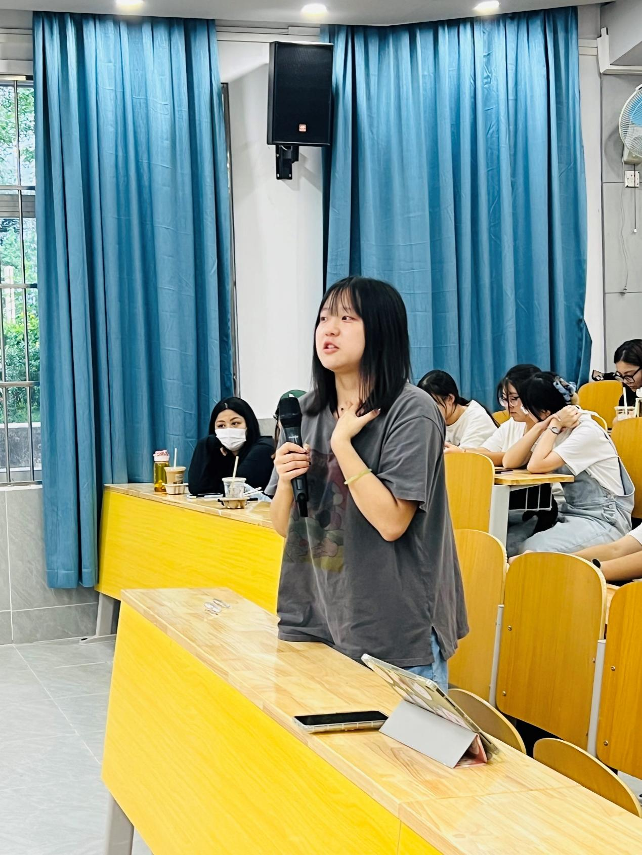 学院举行2023级研究生爱国主义教育