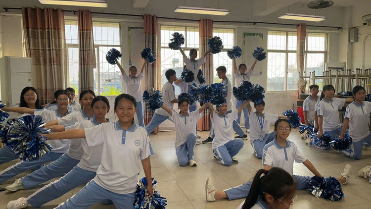 青春礼赞——澄迈中学校园里的国庆节序曲