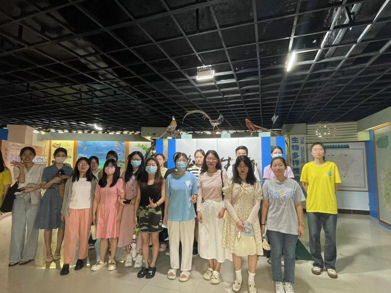 我院2022级研究生参观海洋脊椎动物馆与生物多样性博物馆