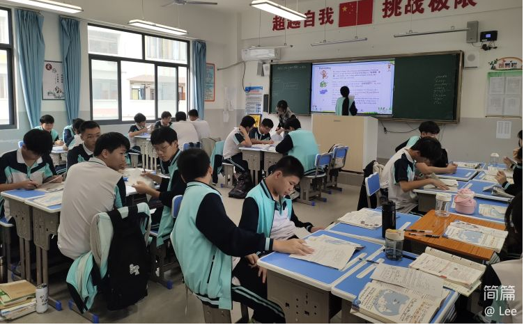 “教授博士团队服务基础教育 ”项目之助海南师大海口新海学校英语学科活动纪要（八）