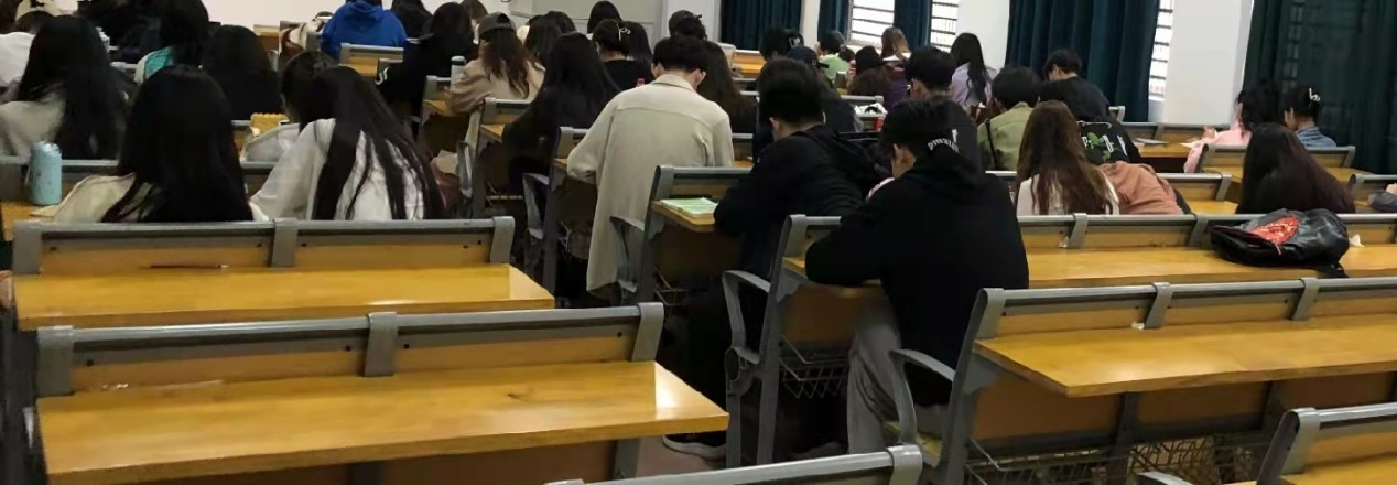 教师教育学院“榕树讲座”系列报道: 王明明《核心素养视域下的中小学语文教学》