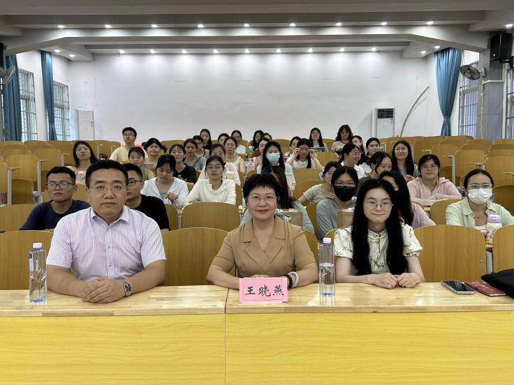 我院学科教学（语文）“名师进课堂”学术月系列活动（一）