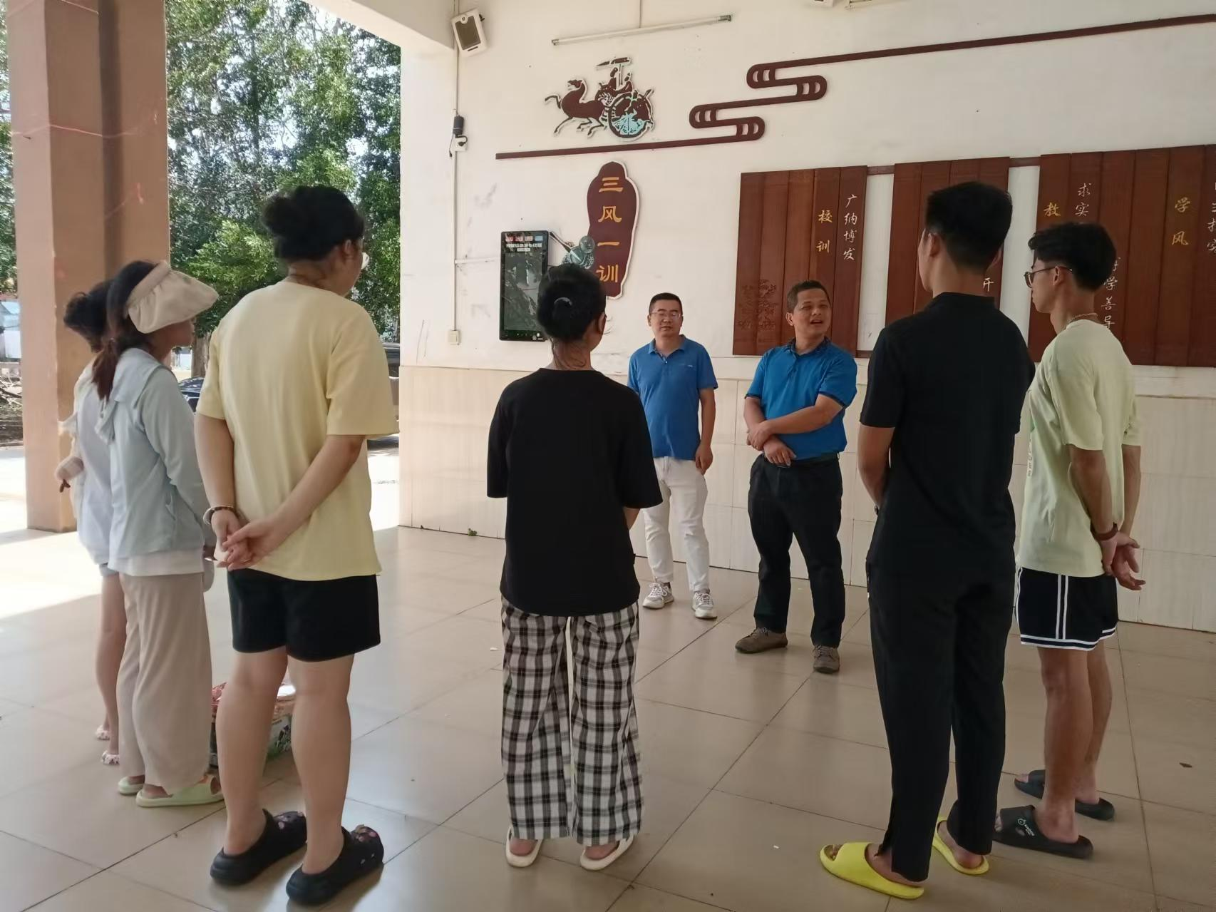 不惧困难，勇往直前——学院领导和老师在台风恶劣天气下护航实习工作