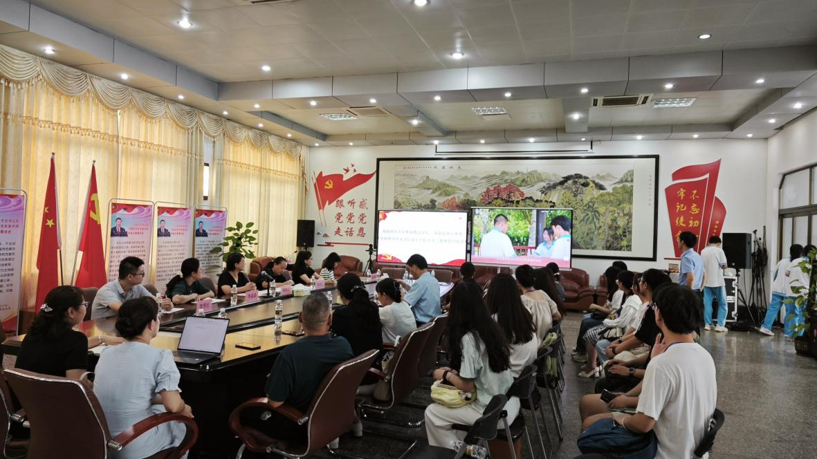 我院与国兴中学签署教育硕士教育实践基地协议