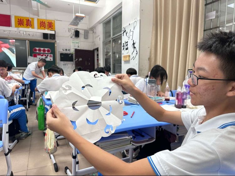 求真笃信，砥砺前行——教师教育学院2022级学科教学（美术）专业开展教育实习活动