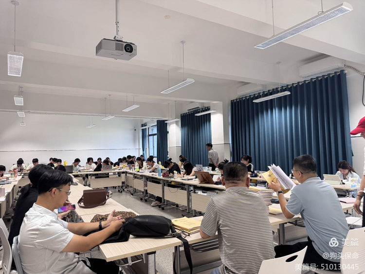 “两会”精神引方向,实习日常添“火光”