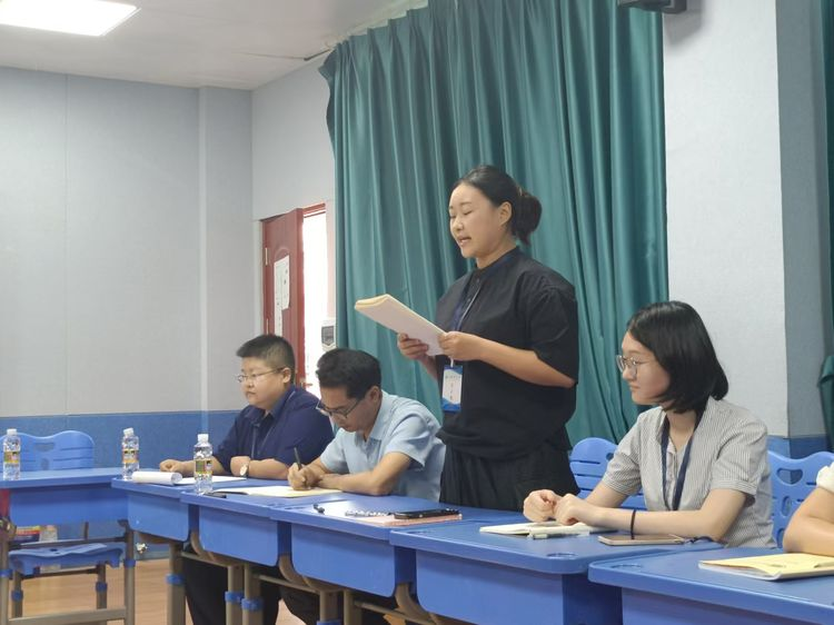 “一路追光，筑梦前行” 白沙县顶岗与教育集中实习巡查指导座谈会