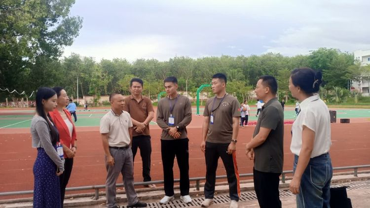 “一路追光，筑梦前行” 白沙县顶岗与教育集中实习巡查指导座谈会