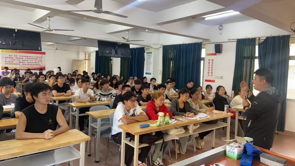 榕树下的成长之路：从海师到海中的逐梦之旅