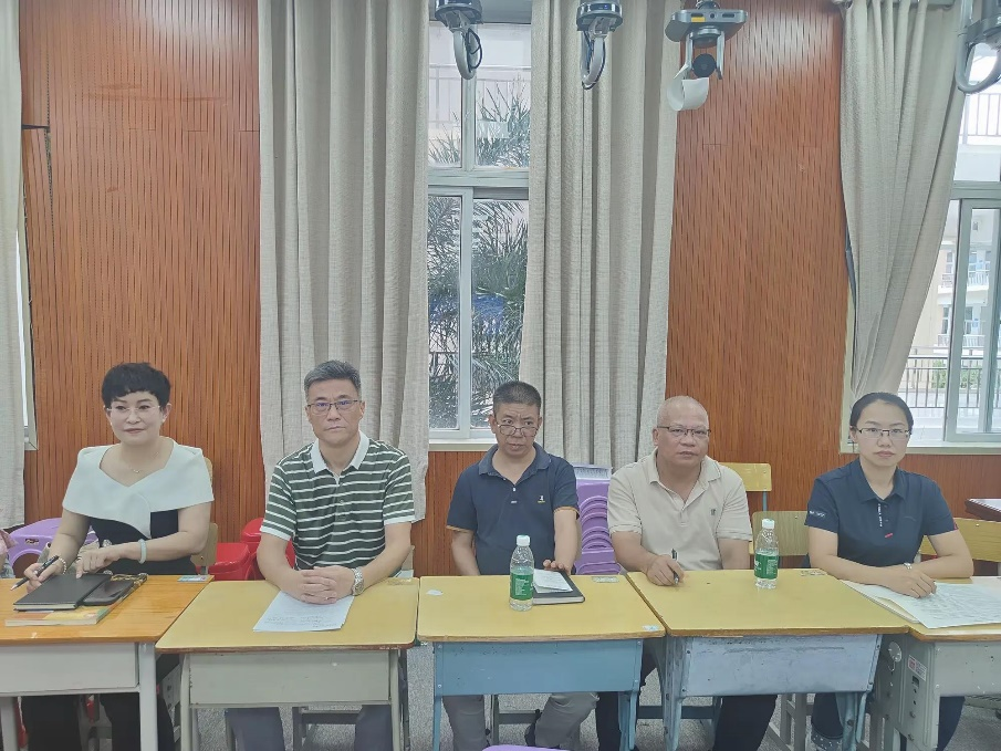 深耕课堂 赋能成长——海南师范大学实习巡查暨中学历史实习教师同课异构专题研修活动