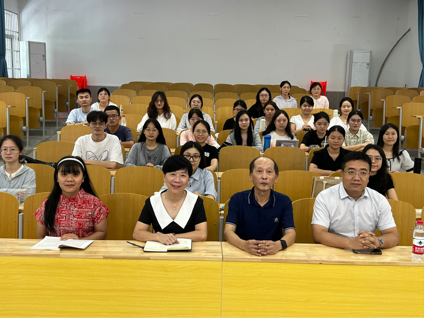 2023级学科教学语文教育硕士开展第八期“名师进课堂”学术月系列活动