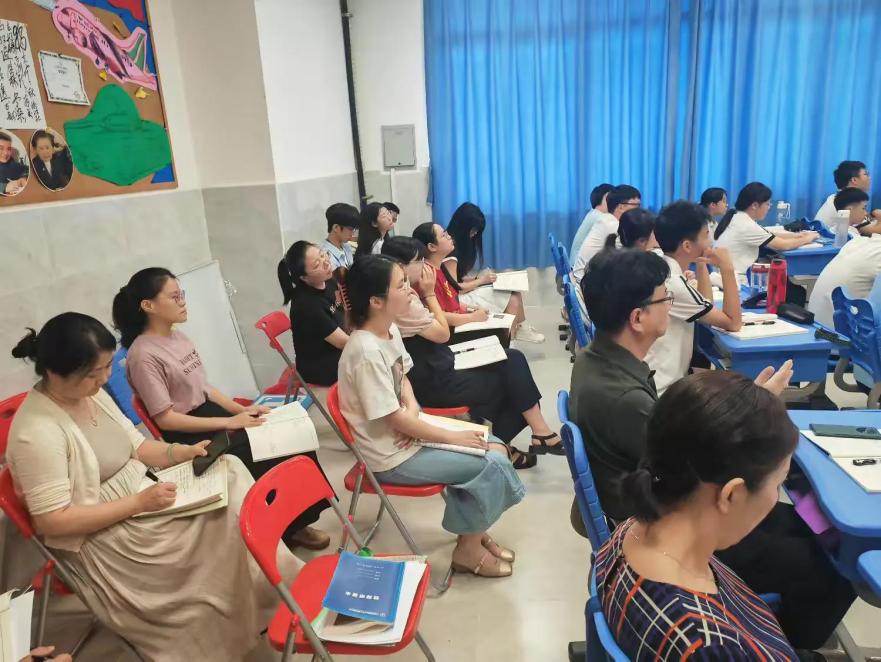 “教海拾贝，霞影伴成长” ——上海外国语大学三亚附属中学实习周记（四）