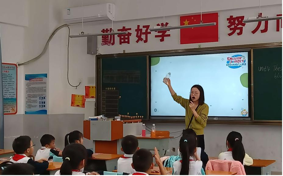 “教授博士团队服务基础教育 ”项目之助海南师大海口新海学校英语学科活动纪要（七）