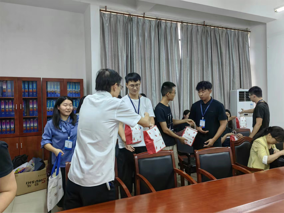 情系学子育良师，浓情慰问暖人心—我院孙自强院长一行赴临高巡查实习工作及慰问实习生