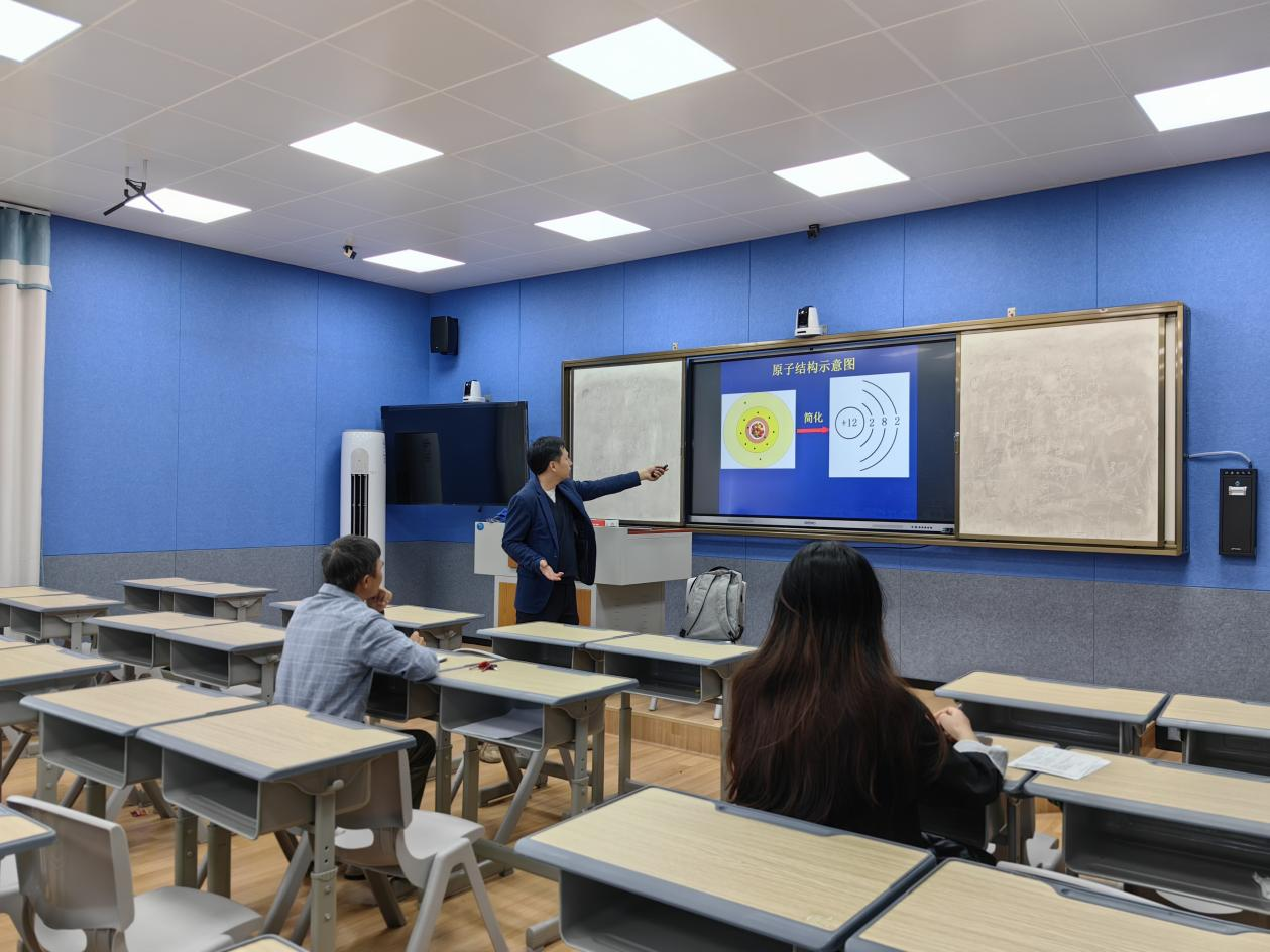 我院教授博士团队赴海南师大定安平和思源实验学校开展生物、化学等学科教研活动