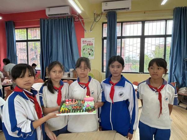 “美育浸润行动”“教授博士服务基础教育”帮扶定安平和思源开展美育课程活动（六）