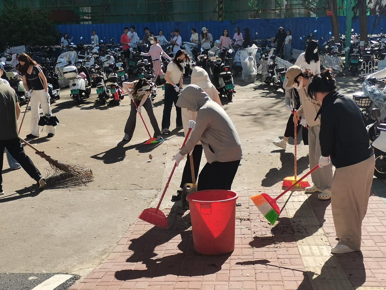 凝聚师生力量  建设美好家园