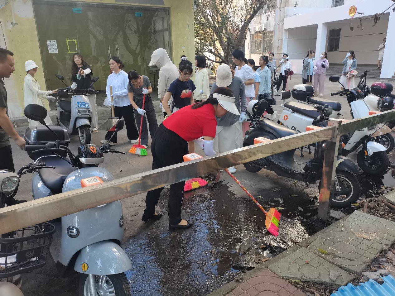 凝聚师生力量  建设美好家园