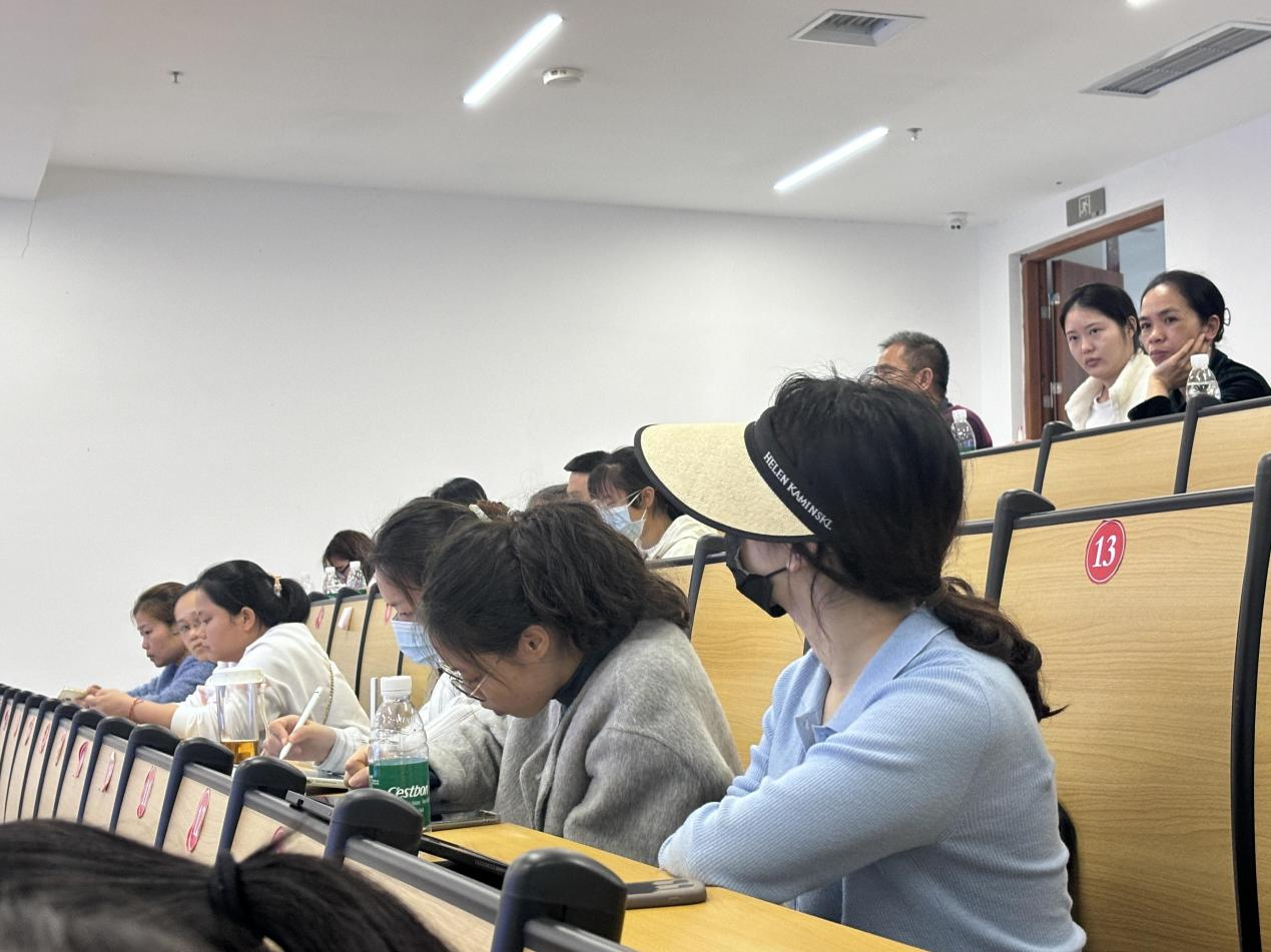 2023级学科生物研究生赴海南中学（美伦校区）参加教学开放周暨美府同课异构活动