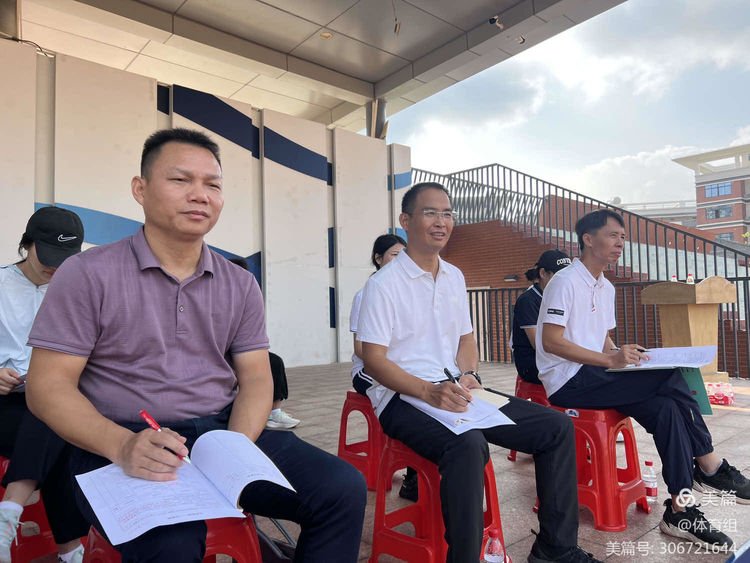 巡回指导教师指导实习生参与澄迈县体育教研活动