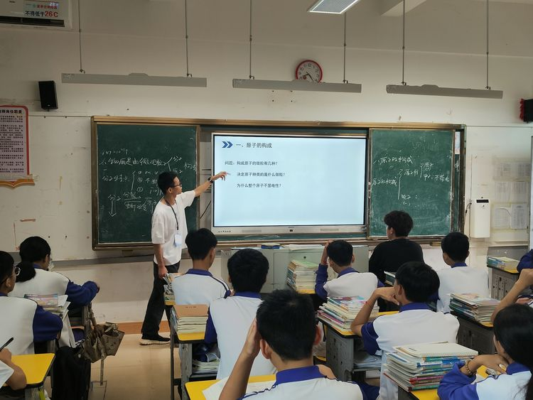 【白沙牙叉实验学校】教与学的双向奔赴：实习教师的教育探索与成长之旅