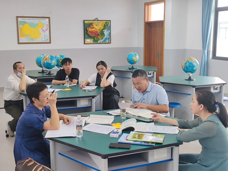 “教授博士团队服务基础教育”项目之助海南师大海口新海学校地理学科活动纪要（三）