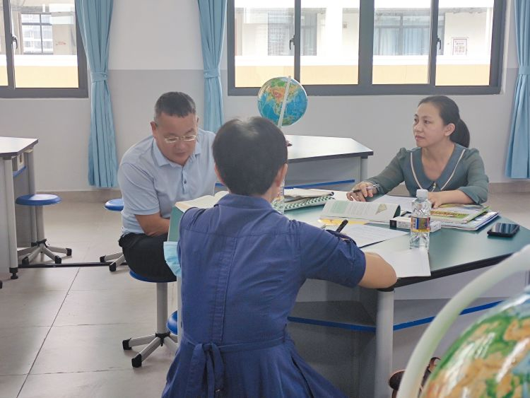 “教授博士团队服务基础教育”项目之助海南师大海口新海学校地理学科活动纪要（三）