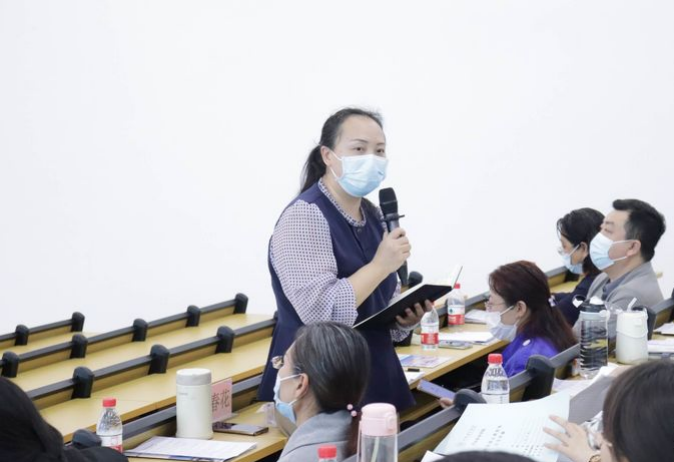 2022级学科美术研究生参加海南中学教学开放周暨“美府同课异构”活动