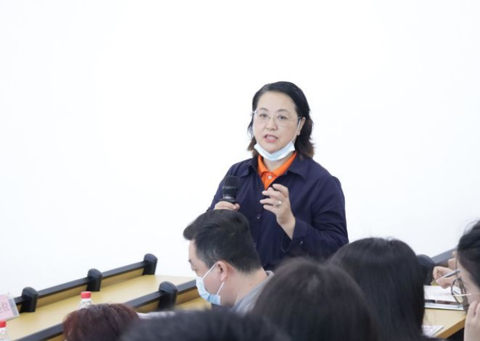 2022级学科美术研究生参加海南中学教学开放周暨“美府同课异构”活动