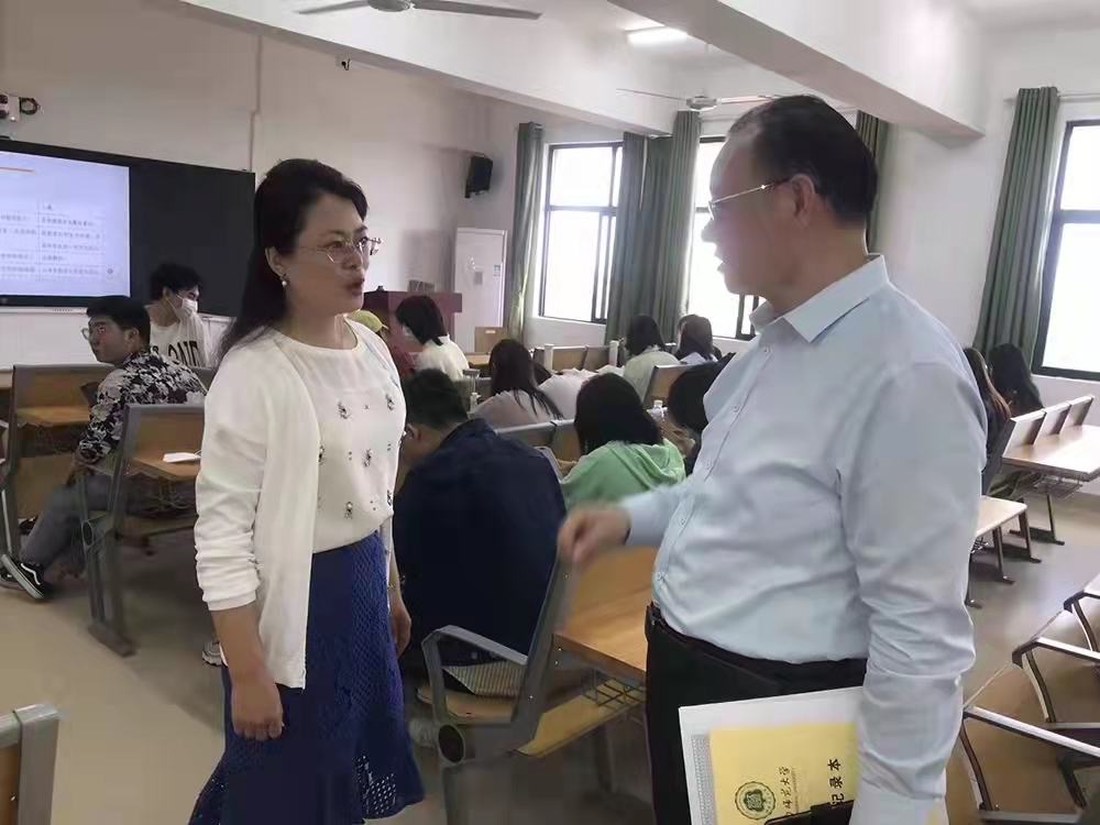 李森到教师教育学院听课
