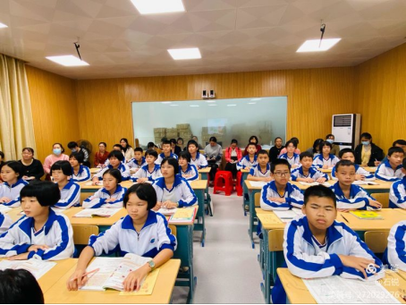 王蓉、李欣参加“英语大中小教研共同体”活动