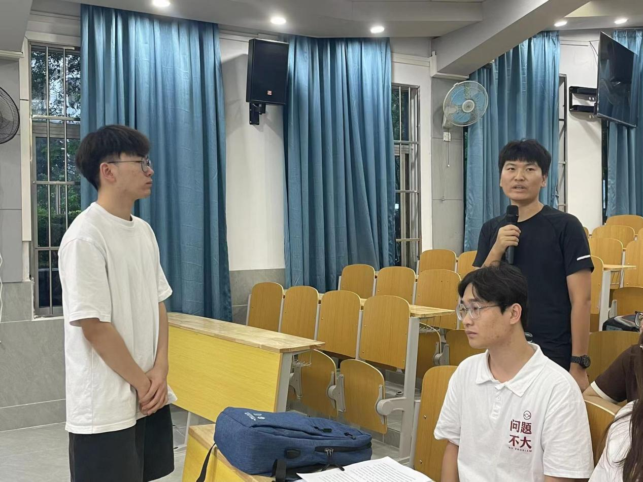 我院研究生党支部举办思想教育读书班活动第三期