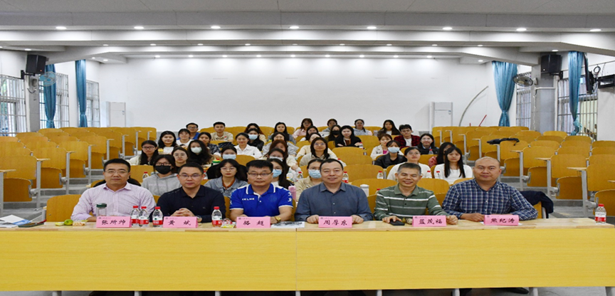我院举办语文学科校外实践导师见面会暨第二期中学名师进课堂教学沙龙主题活动