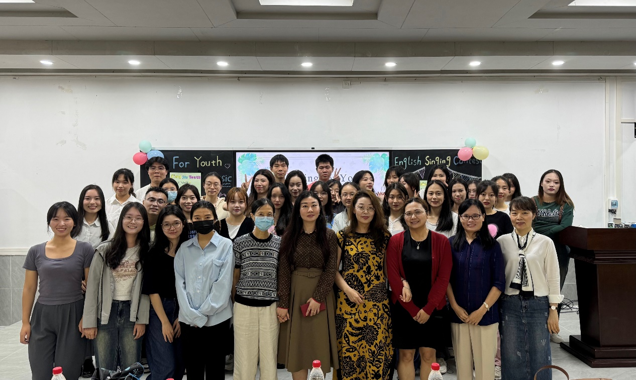 2023级学科教学（英语）专业研究生英语歌曲比赛成功举行