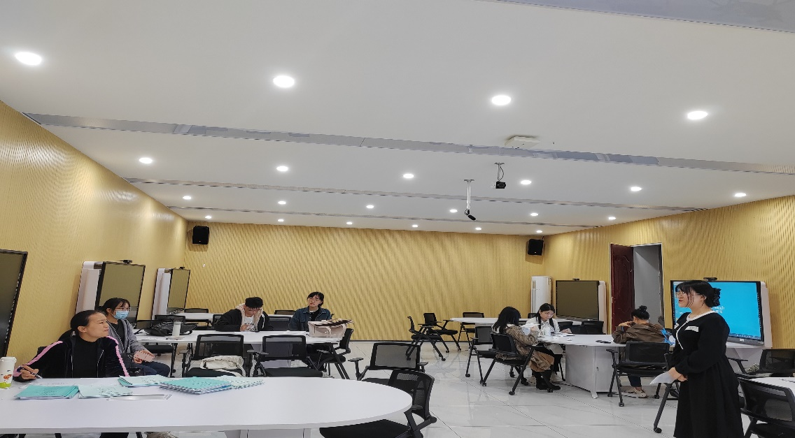 学科语文组开展2022级教育硕士研究生教育见习、实习汇报交流与研习考核