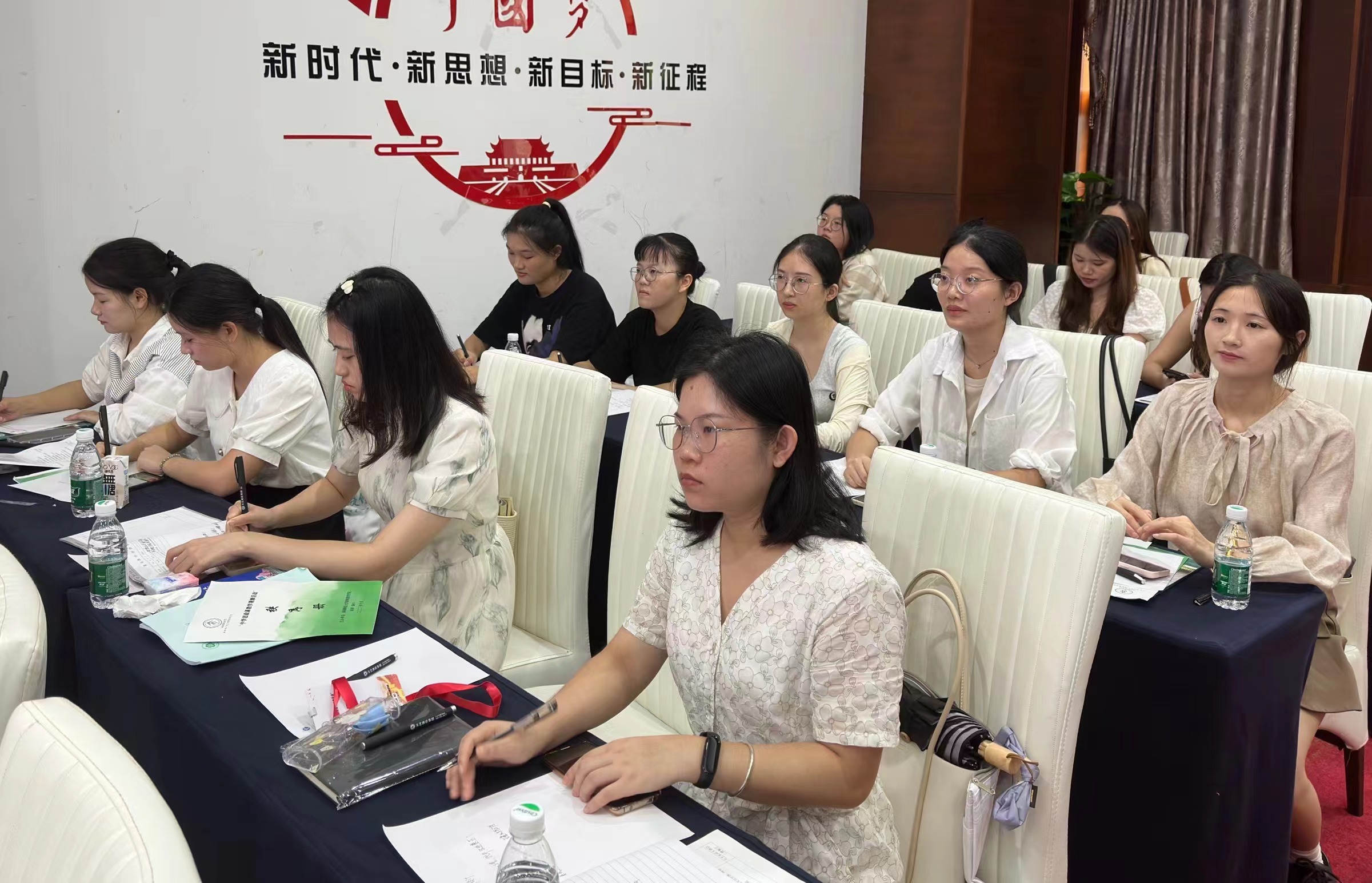 “教授博士团队服务基础教育”项目之中学思政课教学观摩活动