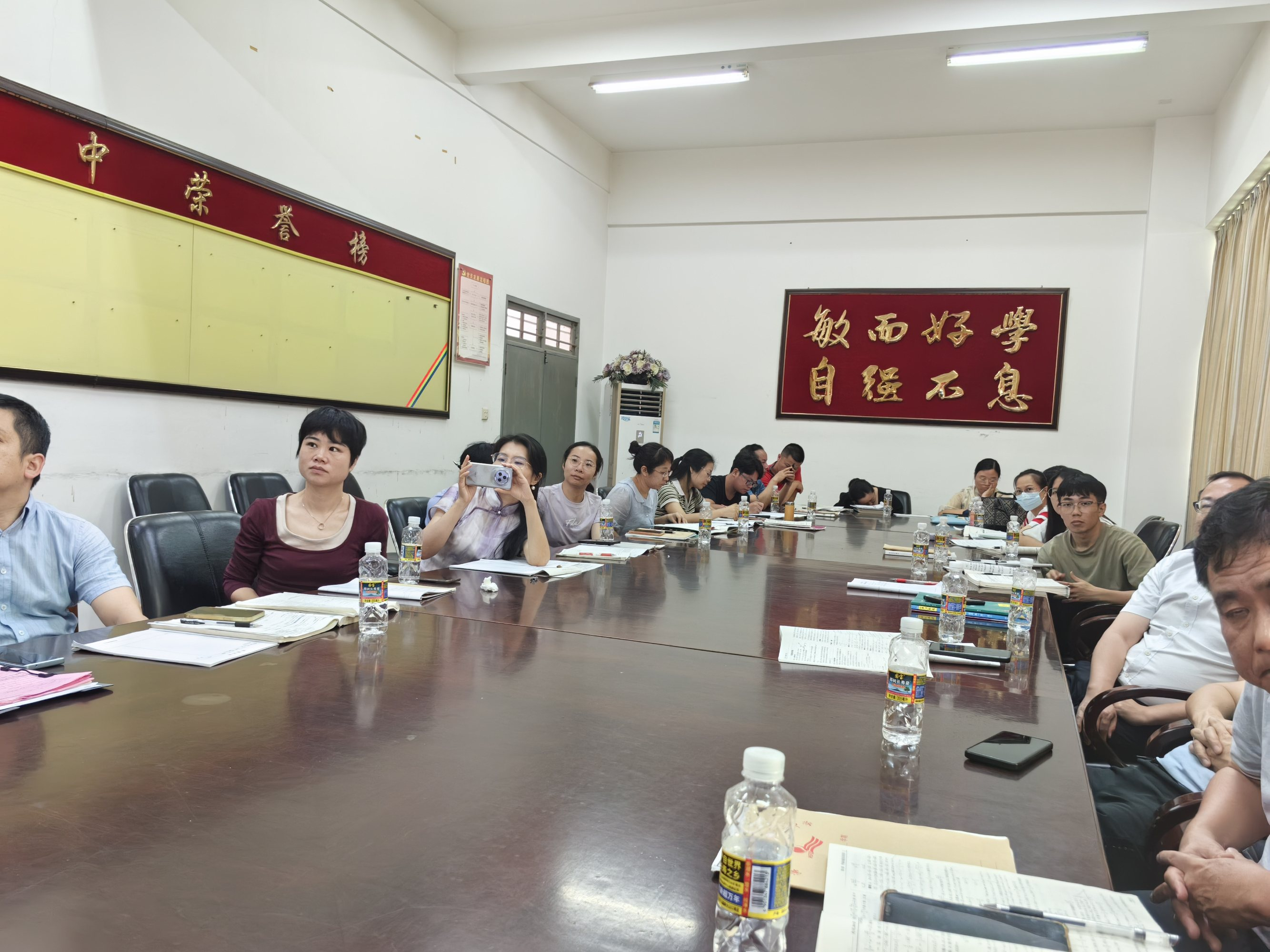 “教授博士帮扶基础教育”项目组帮扶附中数学教研组活动