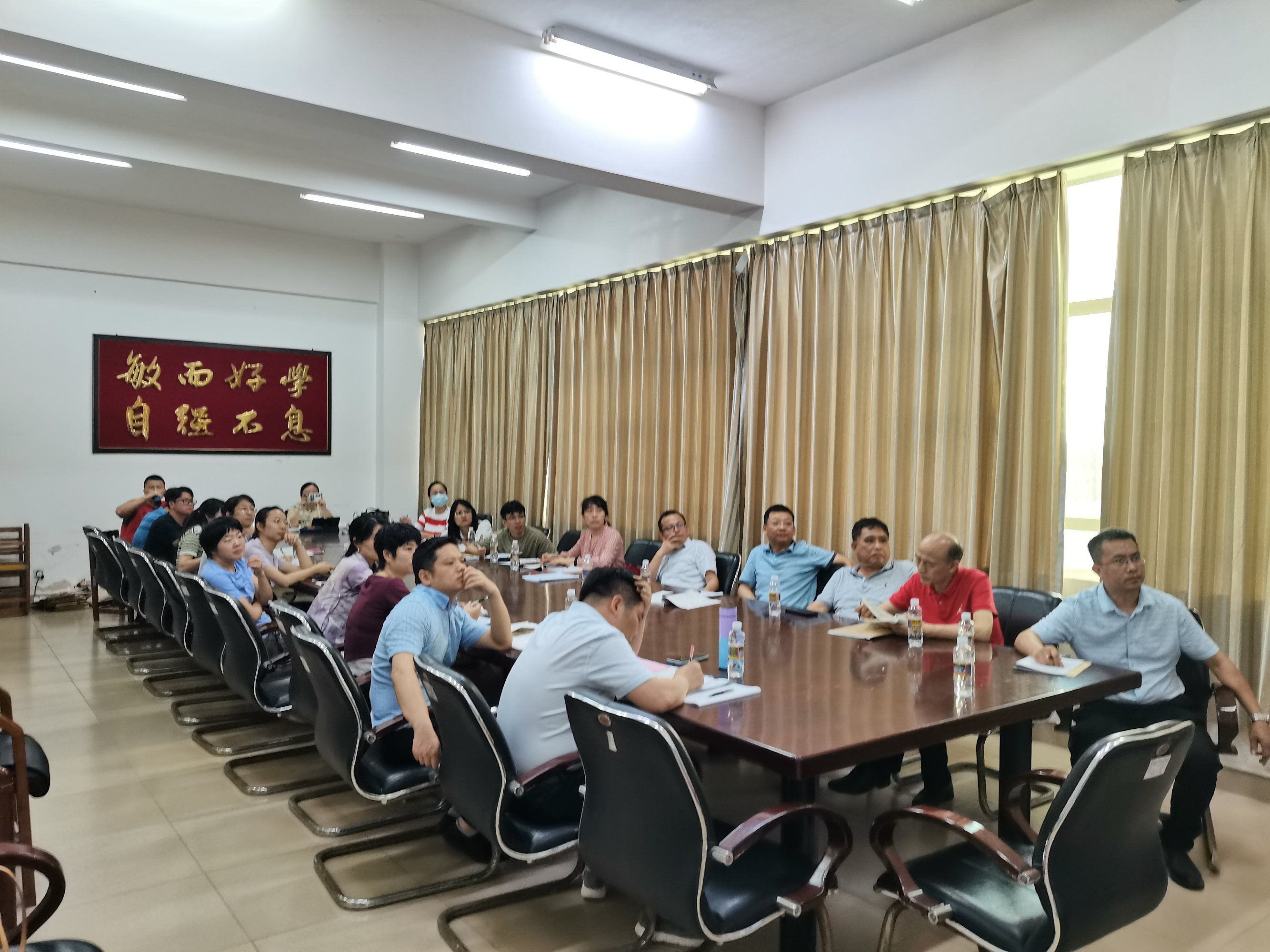 “教授博士帮扶基础教育”项目组帮扶附中数学教研组活动