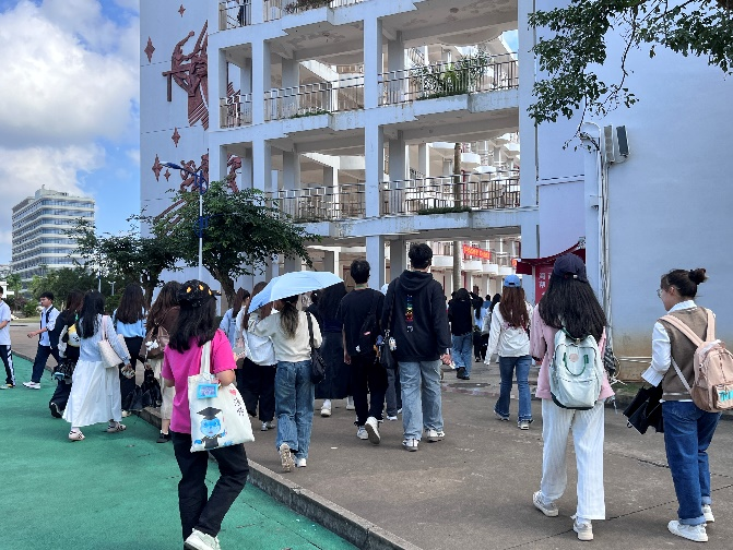 重返中学校园  感受教育魅力——记我校2023级地理、化学师范生教育见习·研习活动