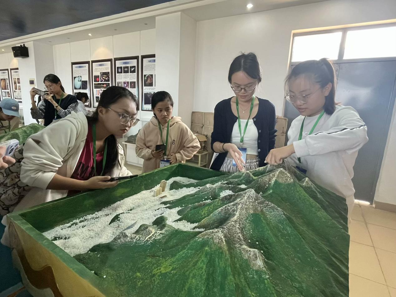 重返中学校园  感受教育魅力——记我校2023级地理、化学师范生教育见习·研习活动