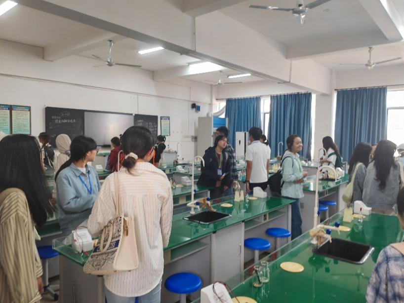 重返中学校园  感受教育魅力——记我校2023级地理、化学师范生教育见习·研习活动