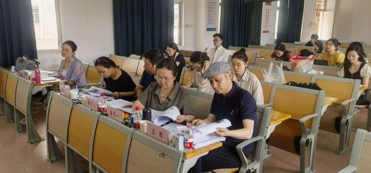 我院开展2024年春季学期学科教学（美术）专业硕士学位论文答辩会